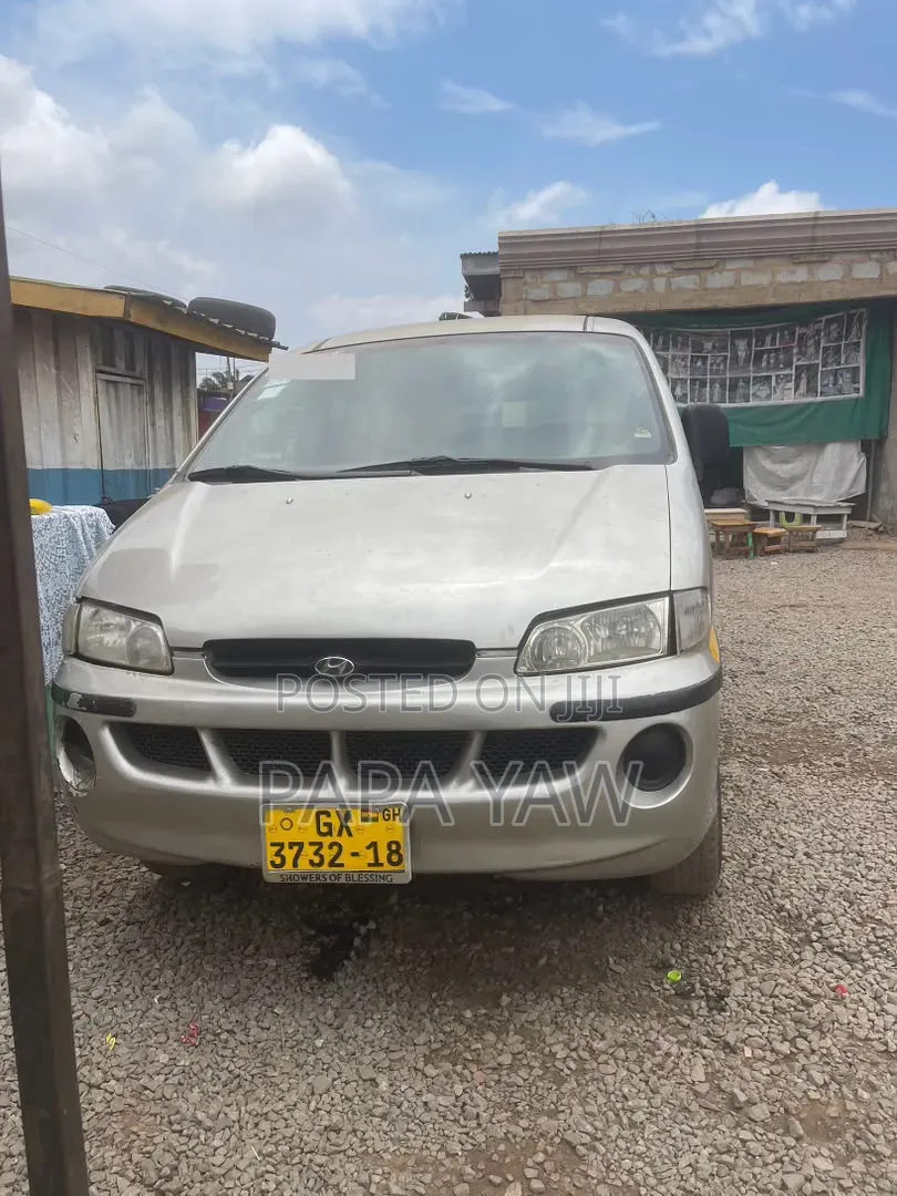 Hyundai H-100 2003 Silver