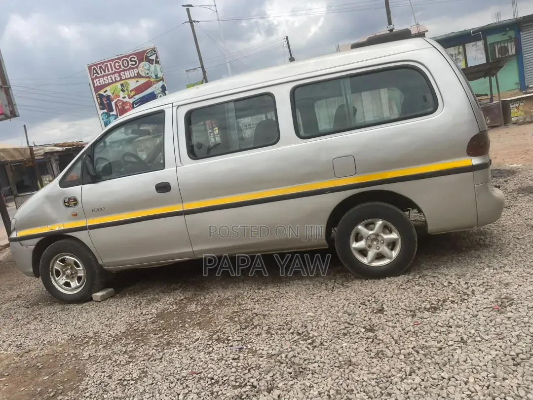Hyundai H-100 2003 Silver