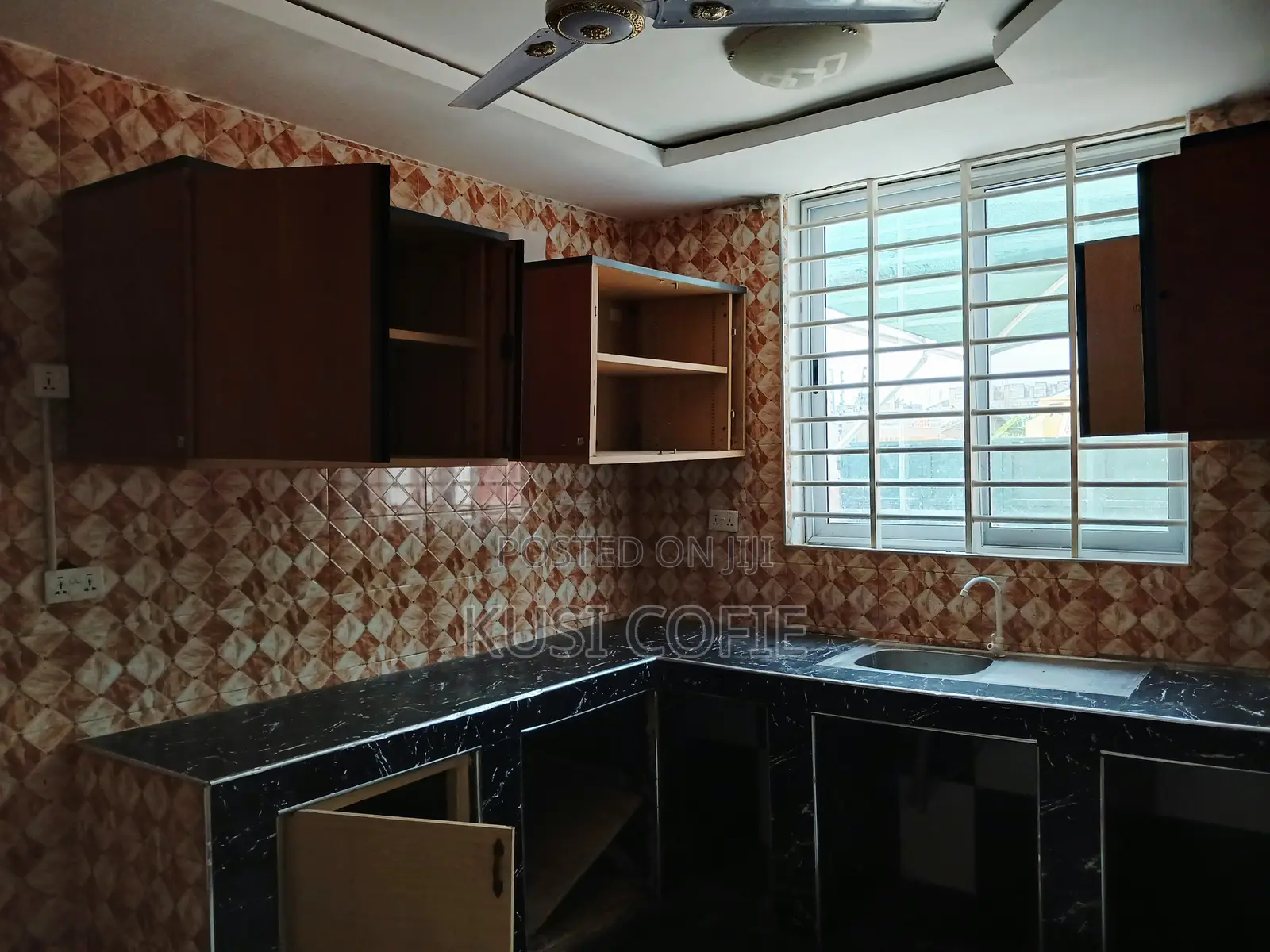 5bdrm House in ECOMOG for sale