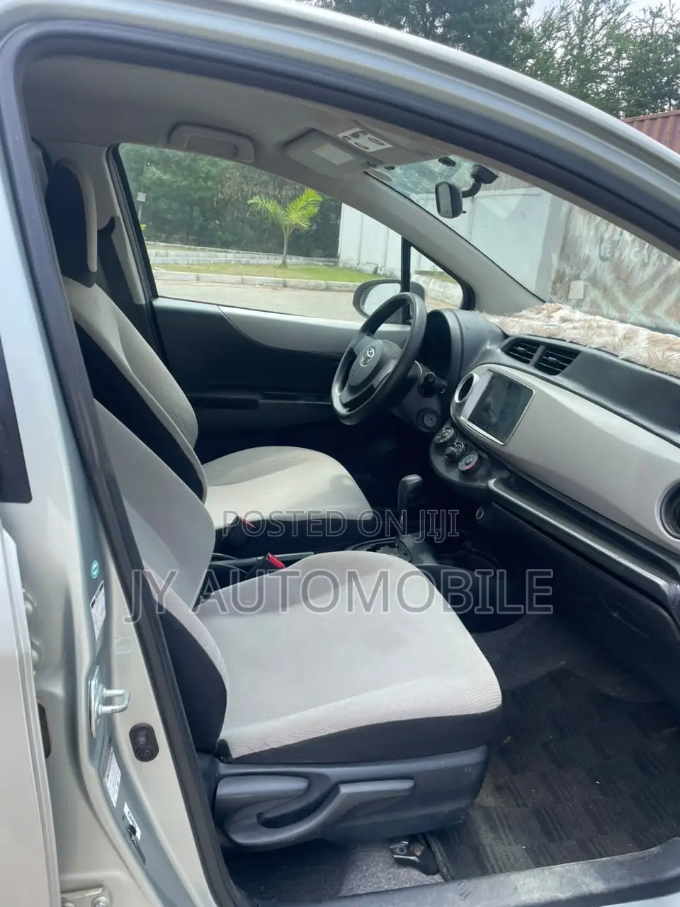 Toyota Vitz 2013