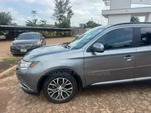 Mitsubishi Outlander 2016 Gray