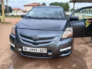 Toyota Yaris 2011 Gray