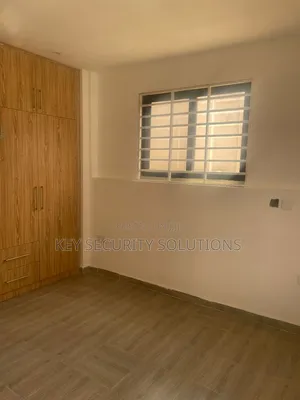 3bdrm Apartment in Star Towers, Lincoln School Area for rent