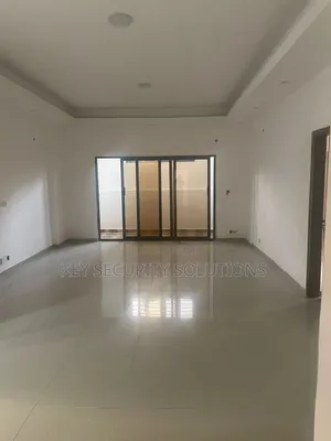 3bdrm Apartment in Star Towers, Lincoln School Area for rent