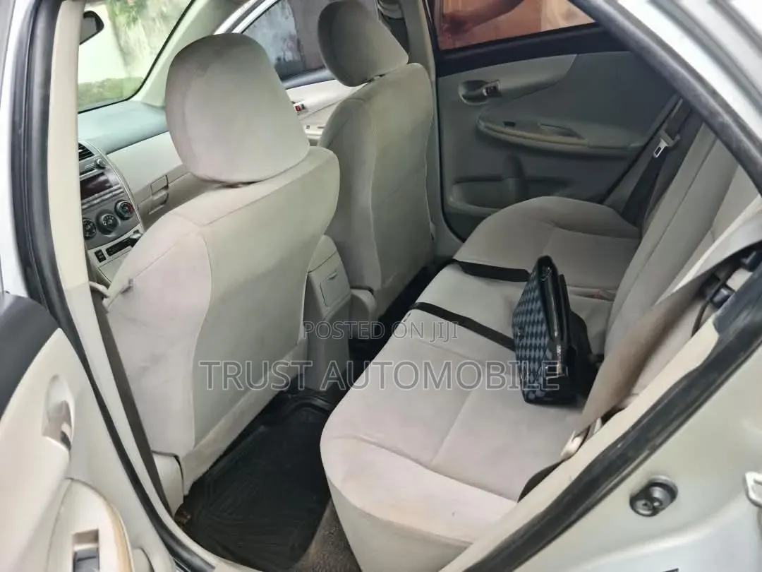Toyota Corolla 2013 Silver