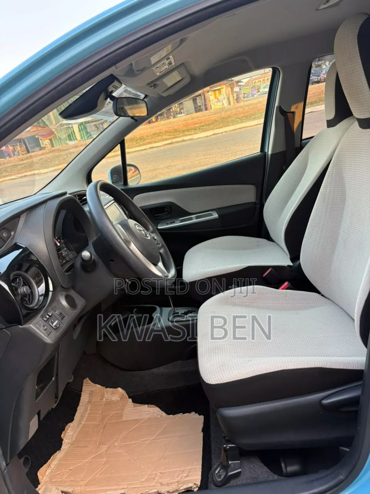 Toyota Vitz 2016 Blue