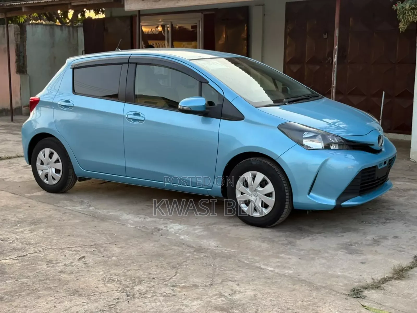 Toyota Vitz 2016 Blue