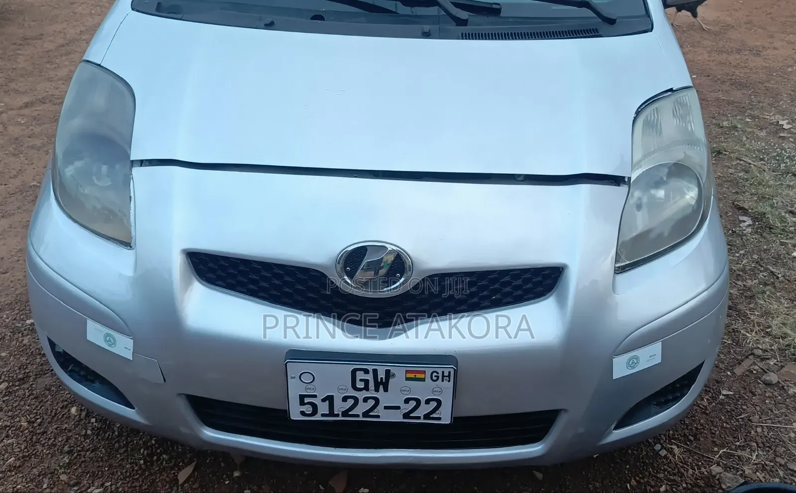 Toyota Vitz 2010 Silver