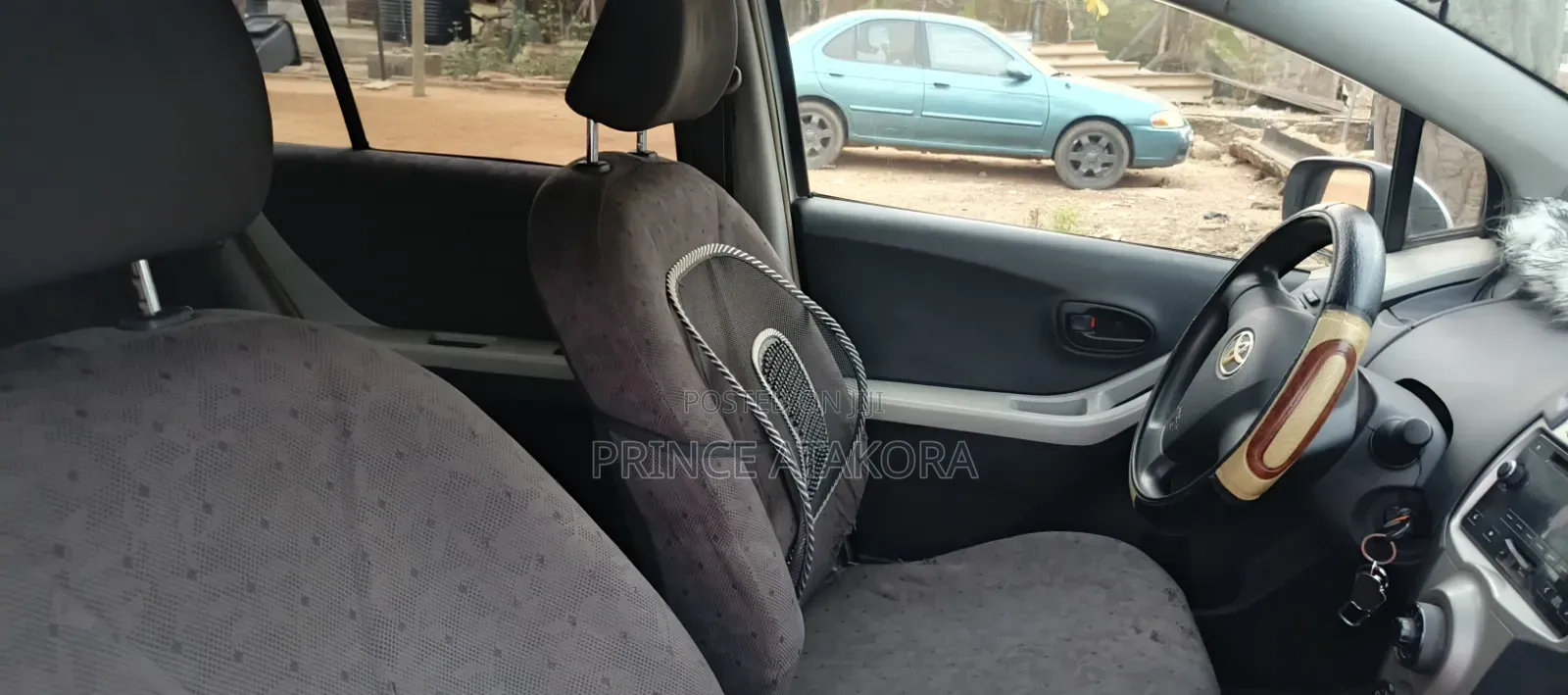 Toyota Vitz 2010 Silver