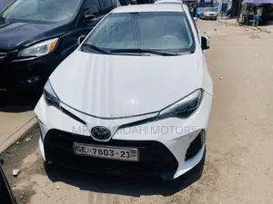 Toyota Corolla SE 4dr Sedan (1.8L 4cyl CVT) 2017 White