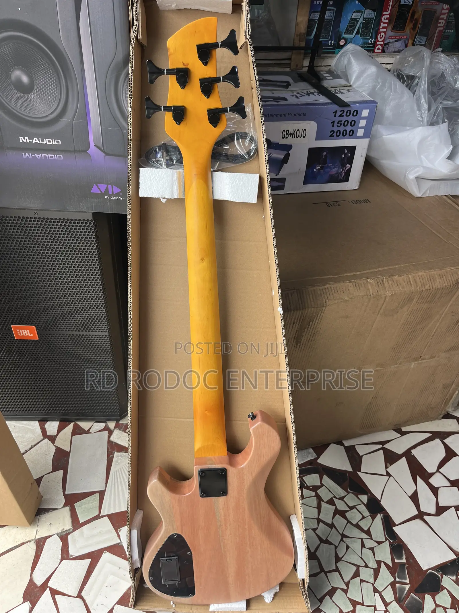 Bass Active Guitar