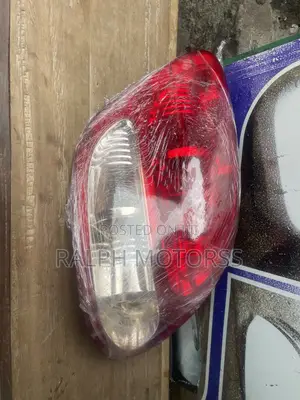 Toyota Tundra 2003 Taillight