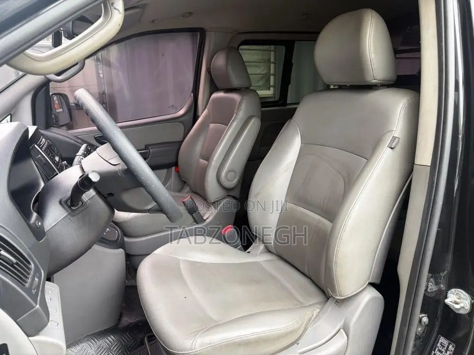 Hyundai Starex 2016 Black