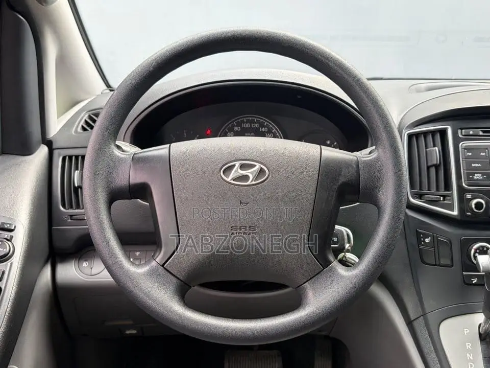 Hyundai Starex 2016 Black