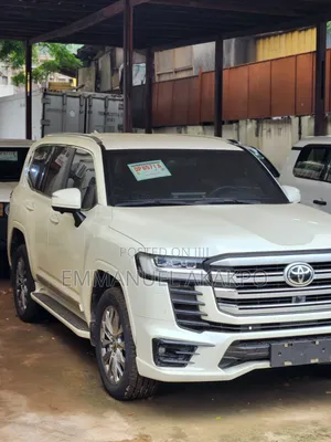 New Toyota Land Cruiser LC300 2023 White