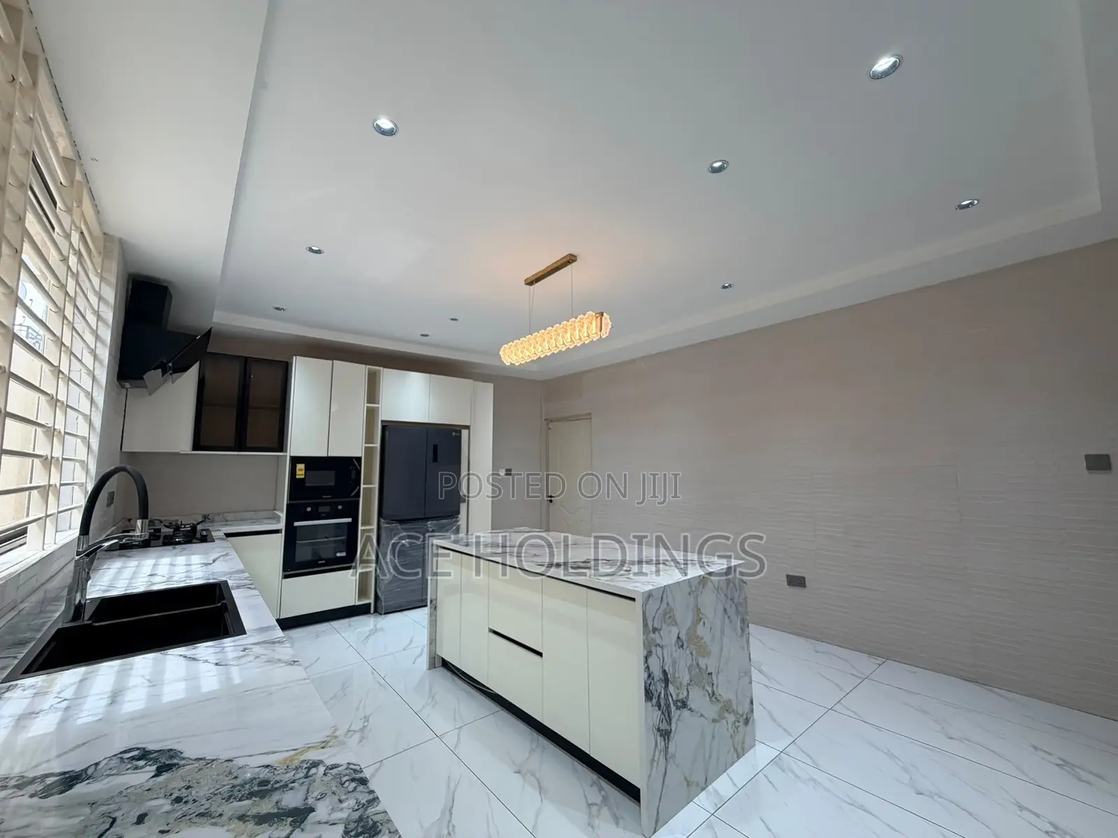 4bdrm Mansion in Ogbojo, East Legon for sale