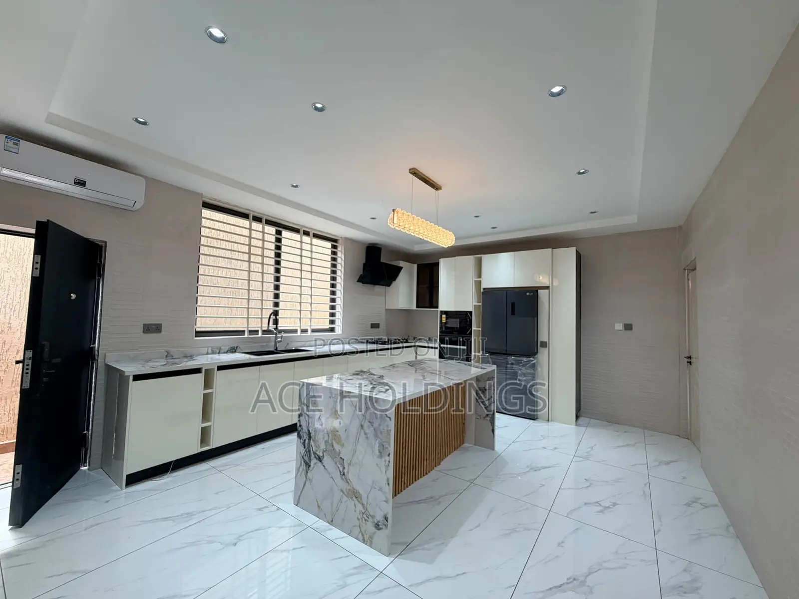 4bdrm Mansion in Ogbojo, East Legon for sale