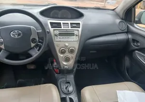 Toyota Yaris 2011 Blue
