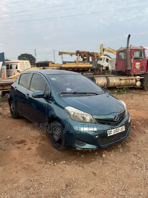 Toyota Vitz 2012 Teal