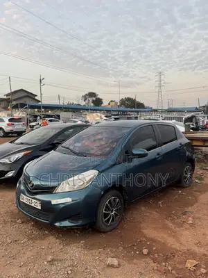 Toyota Vitz 2012 Teal