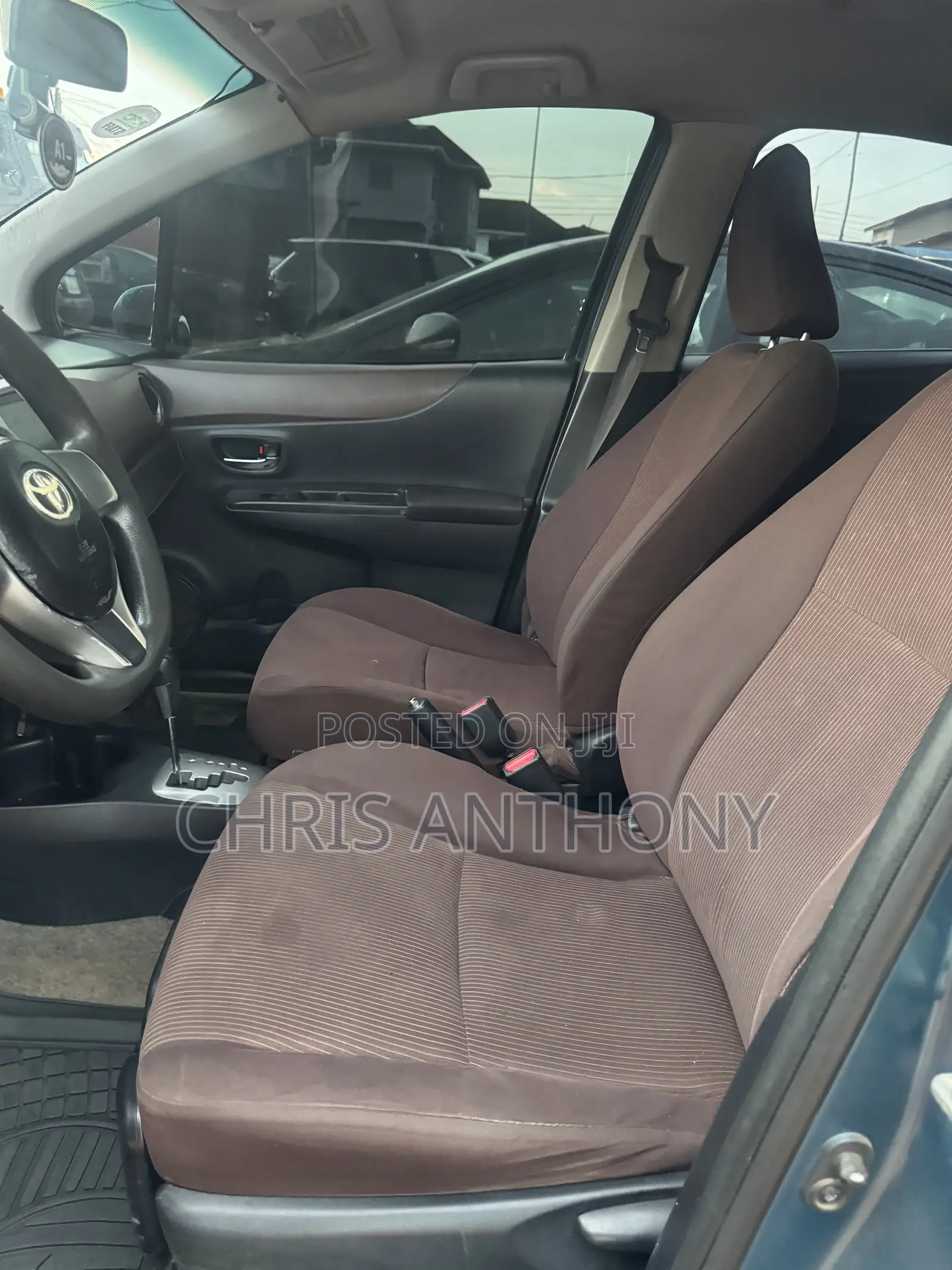 Toyota Vitz 2012 Teal