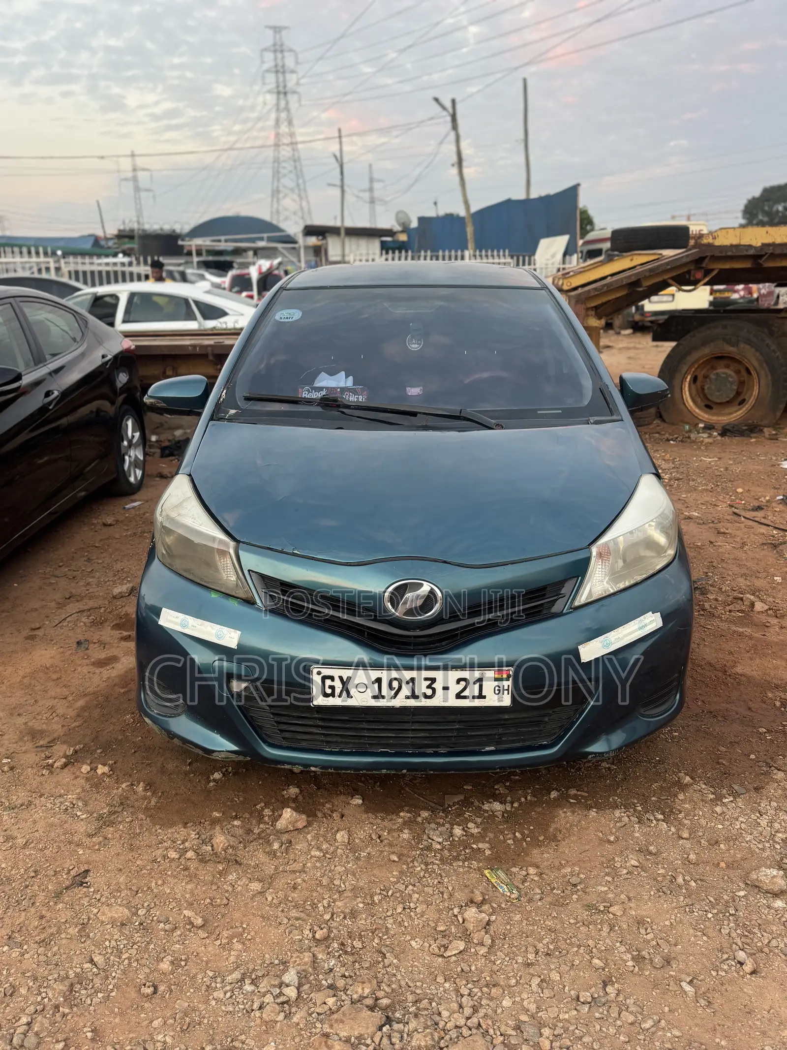 Toyota Vitz 2012 Teal