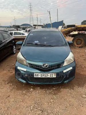 Toyota Vitz 2012 Teal