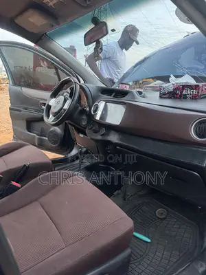 Toyota Vitz 2012 Teal