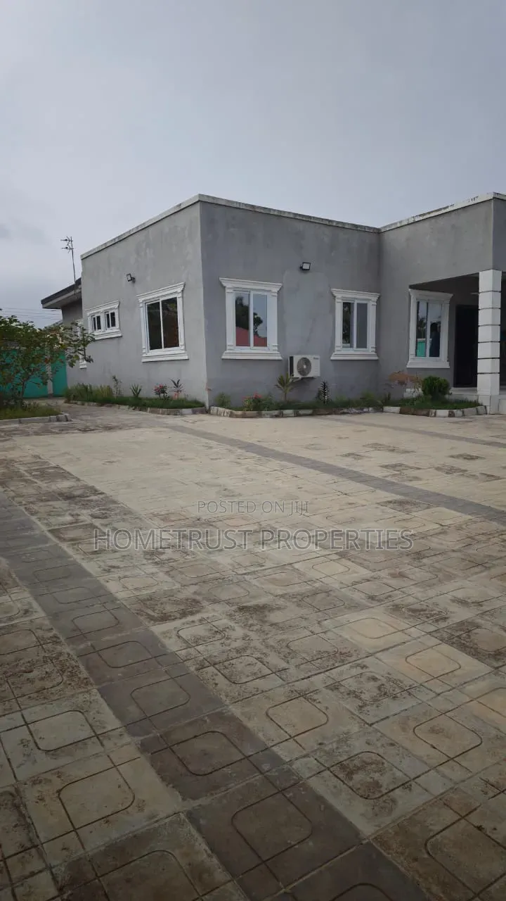 3bdrm House in Amasaman Saipeman for sale