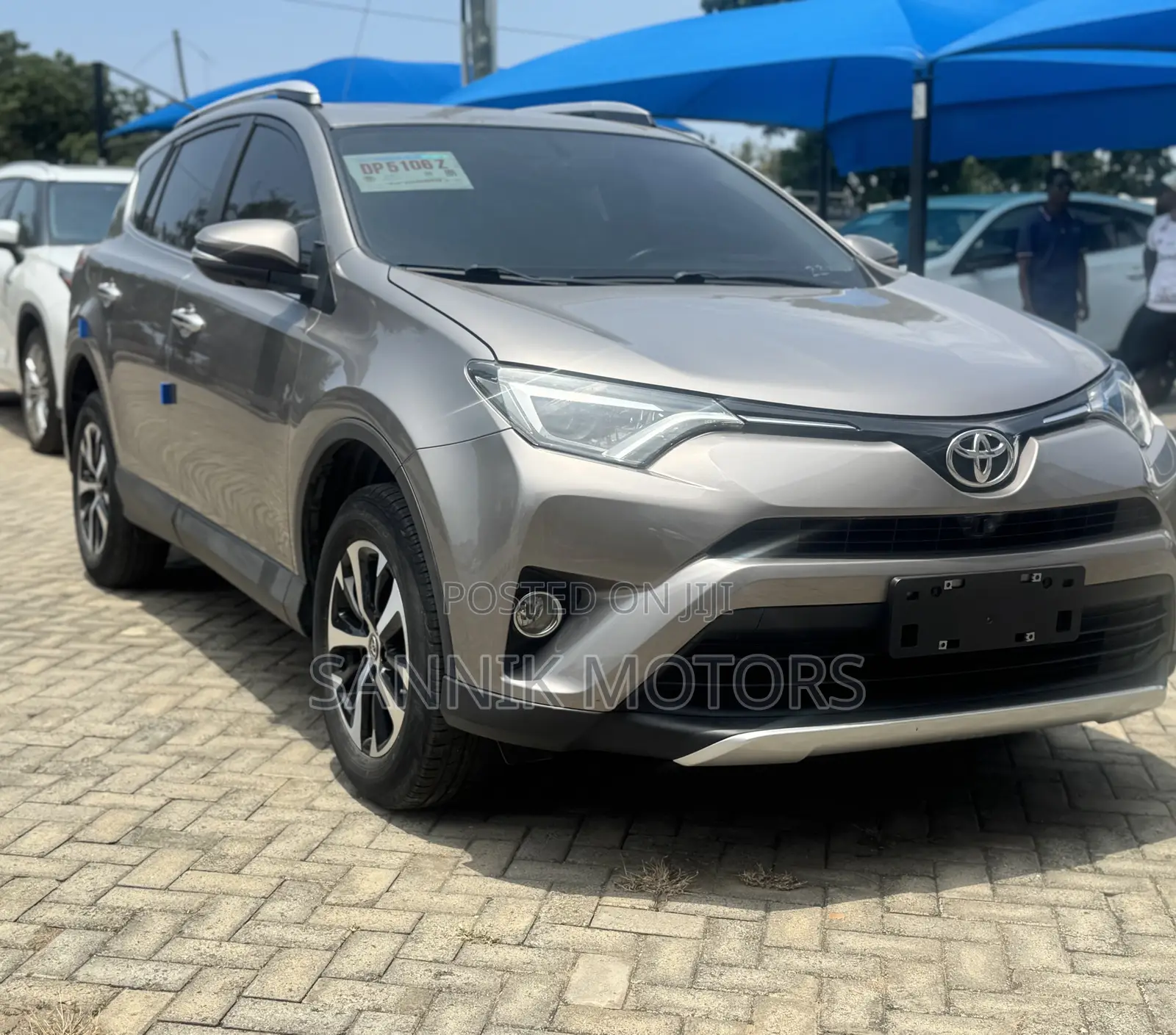 Toyota RAV4 Limited 4dr SUV AWD (2.5L 4cyl 6A) 2018 Silver
