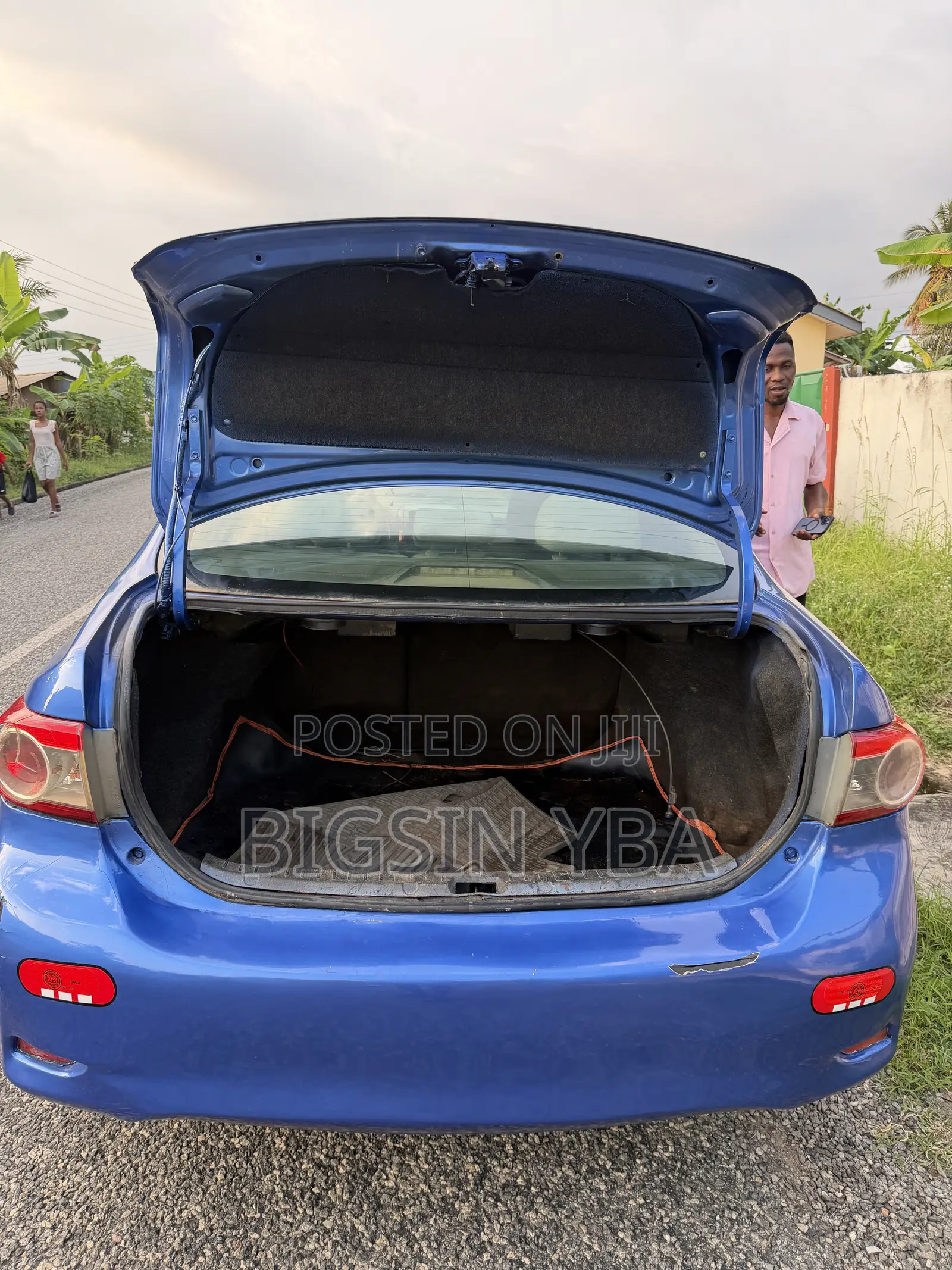 Toyota Corolla Base 4dr Sedan (1.8L 4cyl 5M) 2011 Blue