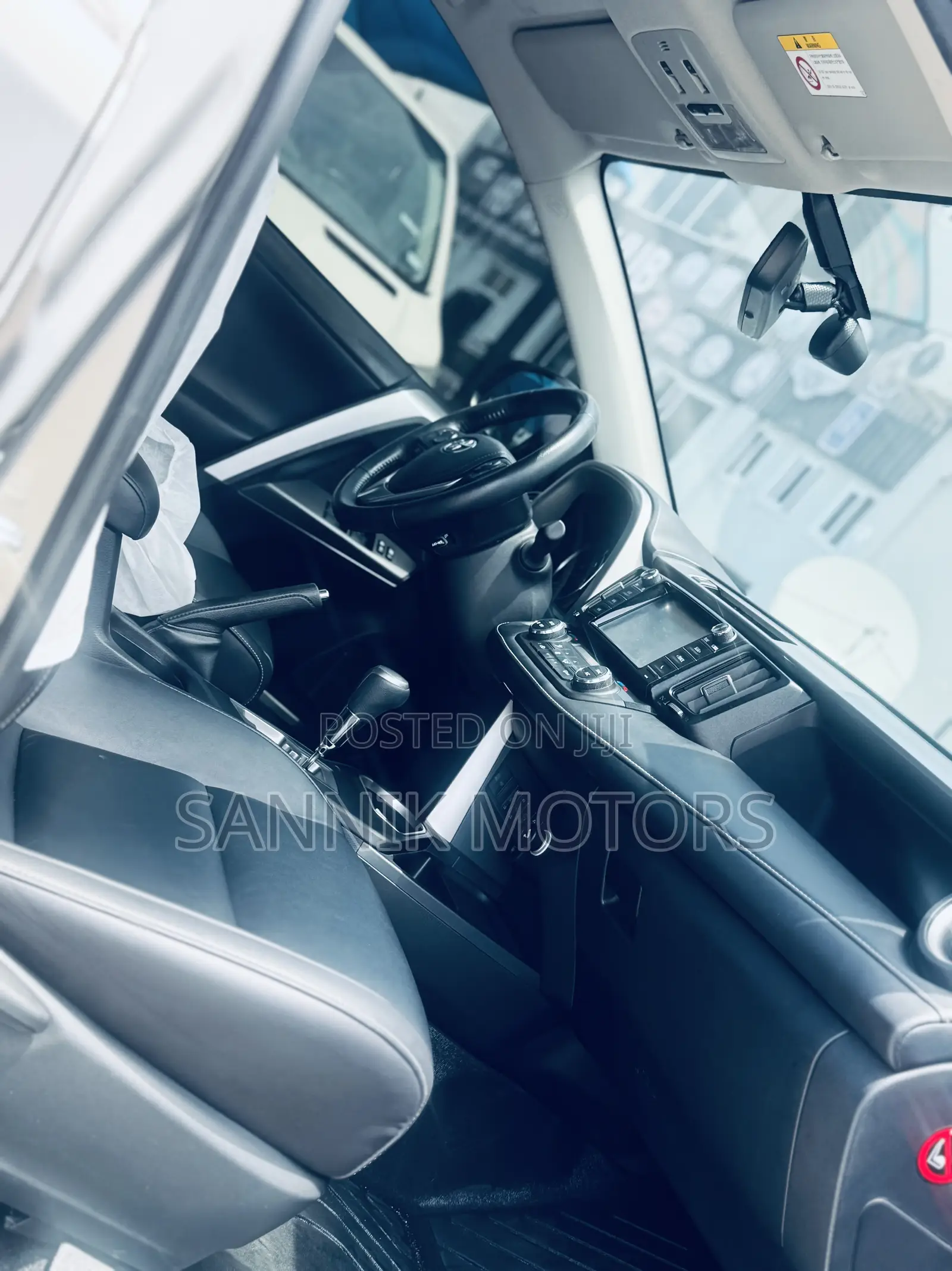 Toyota RAV4 Limited 4dr SUV AWD (2.5L 4cyl 6A) 2018 Silver