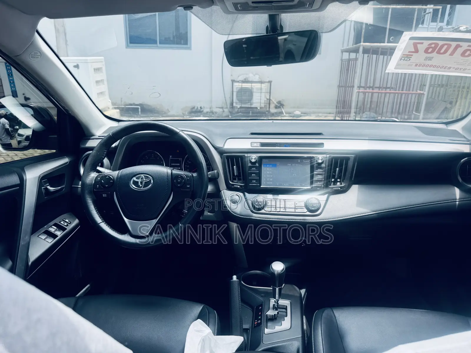 Toyota RAV4 Limited 4dr SUV AWD (2.5L 4cyl 6A) 2018 Silver