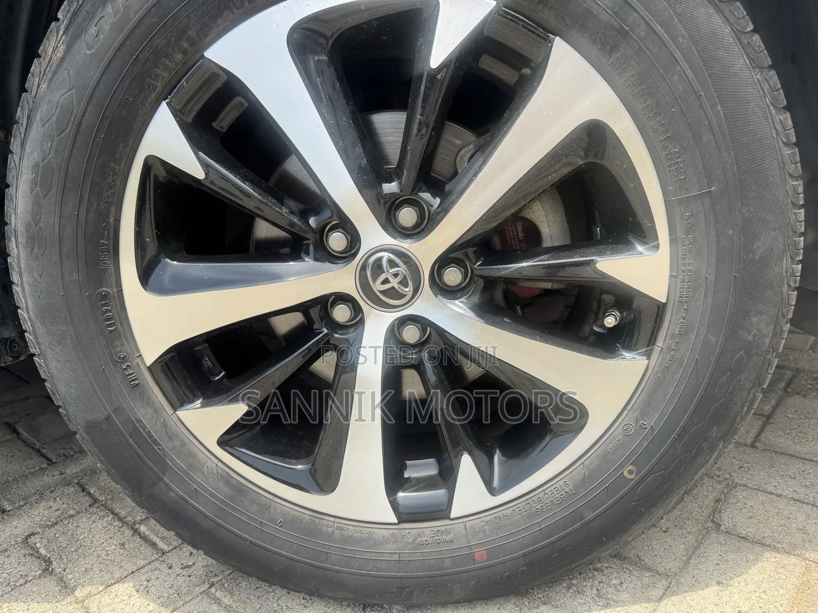 Toyota RAV4 Limited 4dr SUV AWD (2.5L 4cyl 6A) 2018 Silver