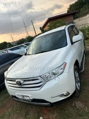 Toyota Highlander LE 4dr SUV (2.7L 4cyl 6A) 2014 White