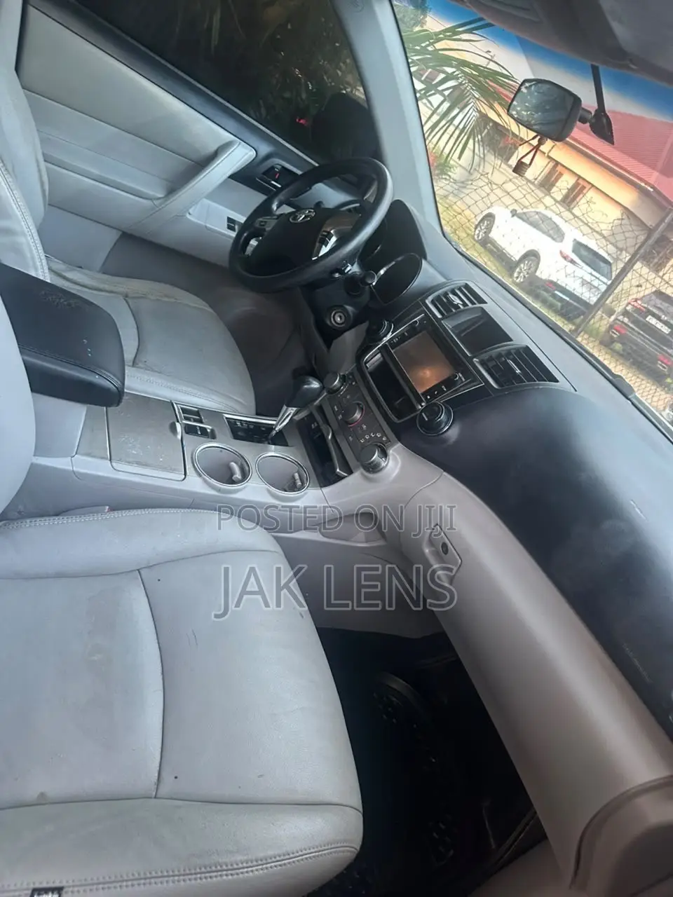 Toyota Highlander LE 4dr SUV (2.7L 4cyl 6A) 2014 White