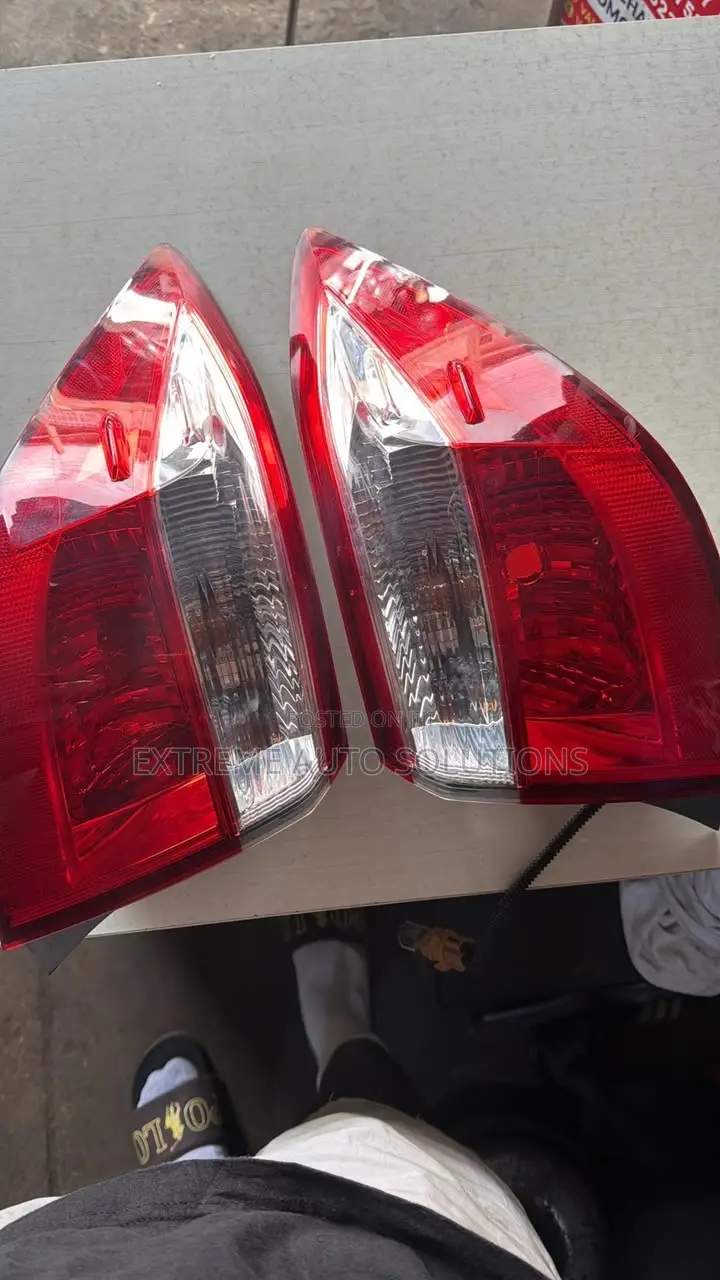 Tail Light Lamp 14-16 COROLLA
