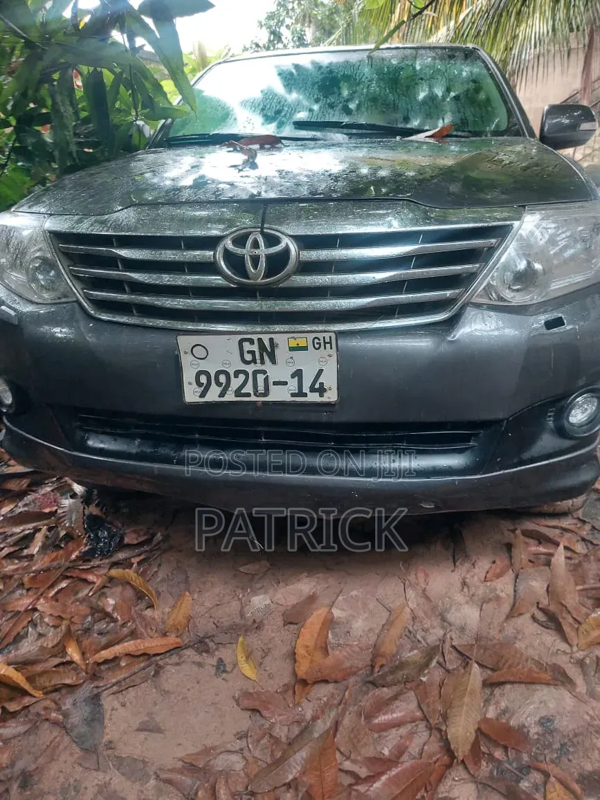 Toyota Fortuner 2.7 AWD 2014 Gray