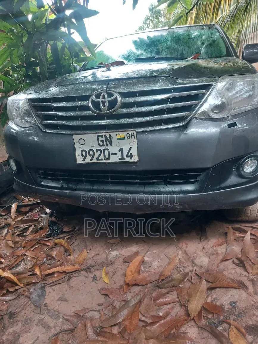 Toyota Fortuner 2.7 AWD 2014 Gray