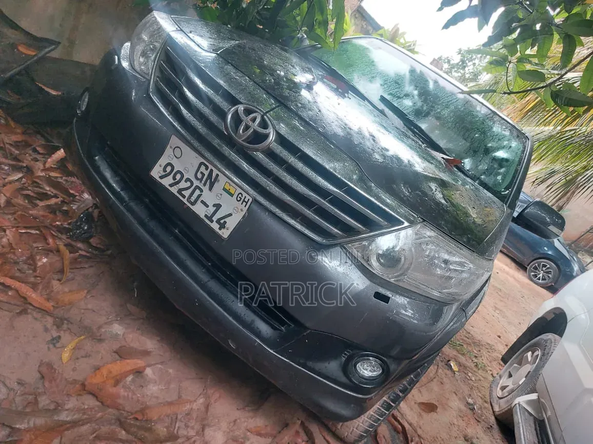 Toyota Fortuner 2.7 AWD 2014 Gray