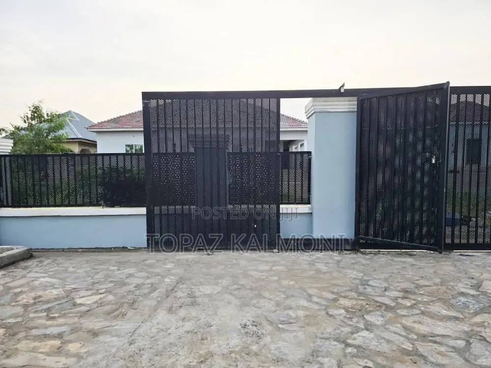 2bdrm House in Nsawam Adoagyiri Municipal for sale