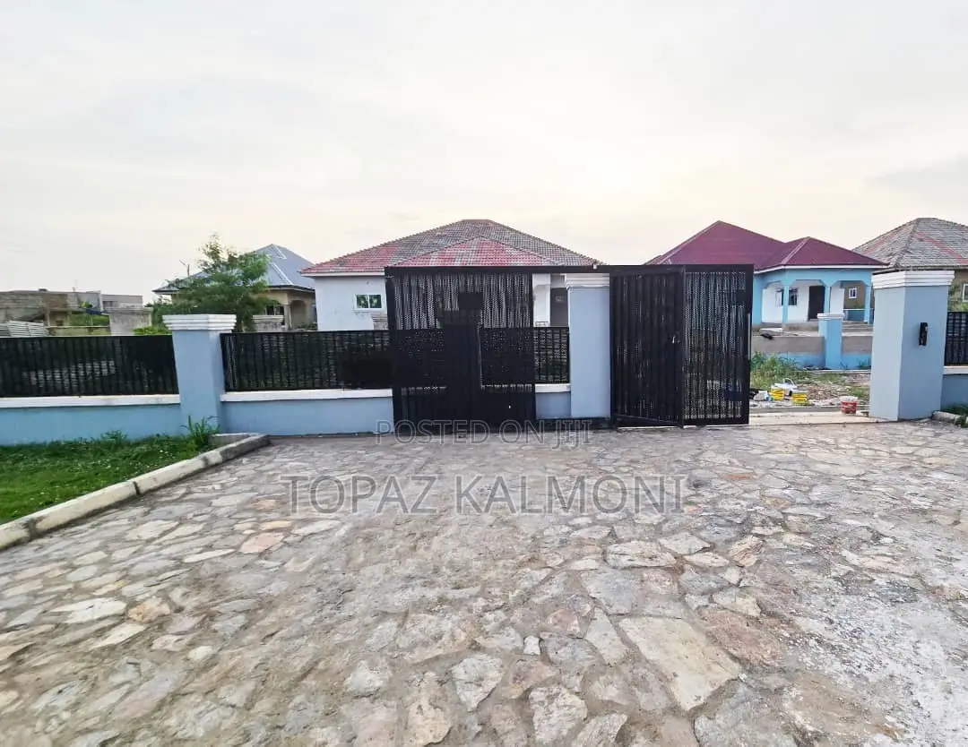 2bdrm House in Nsawam Adoagyiri Municipal for sale
