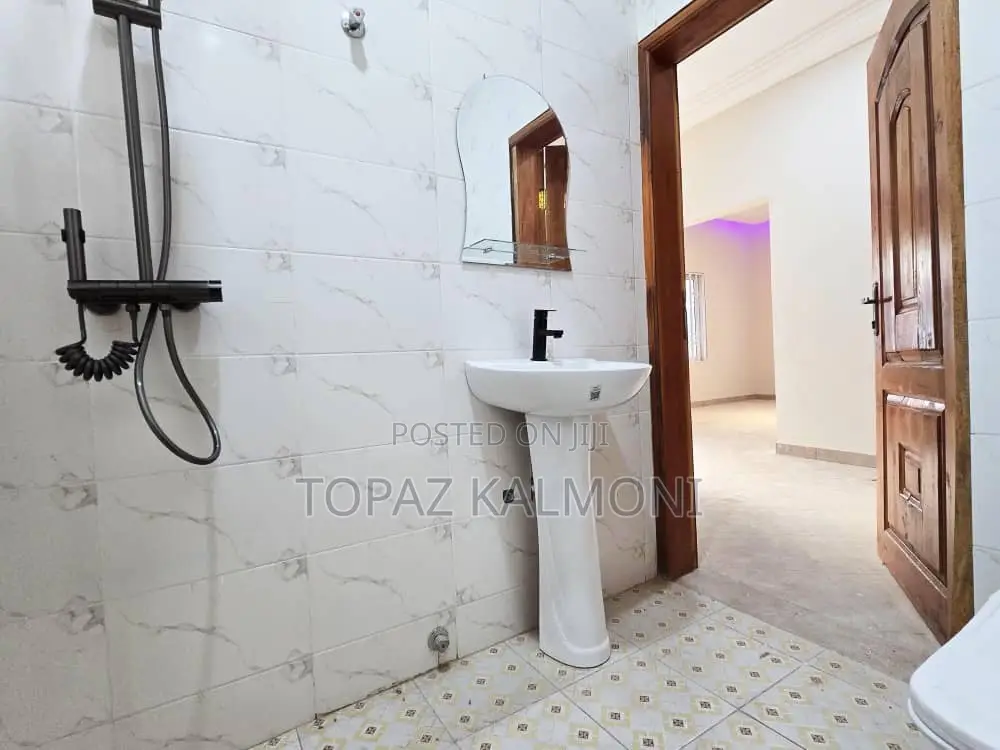 2bdrm House in Nsawam Adoagyiri Municipal for sale