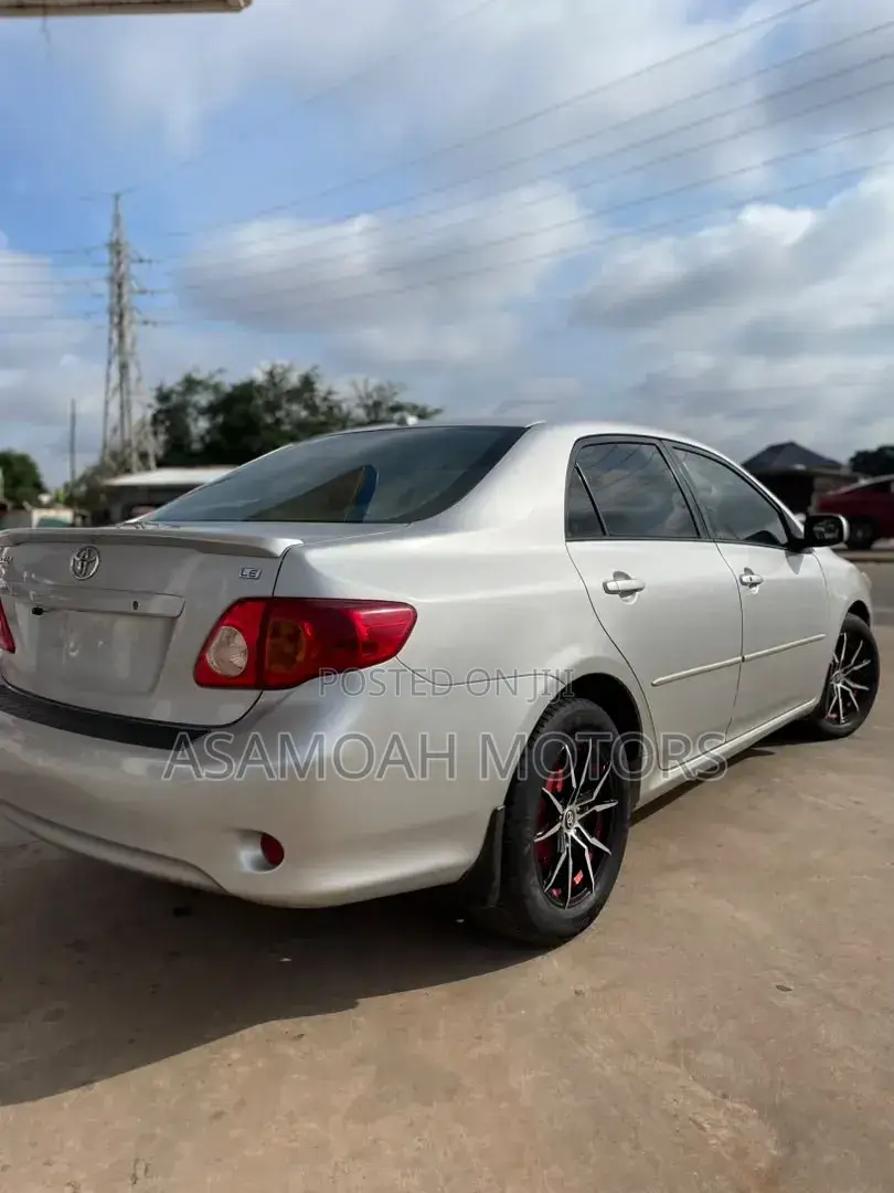 Toyota Corolla 2010 Silver