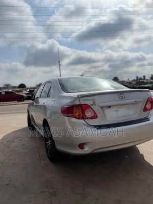 Toyota Corolla 2010 Silver