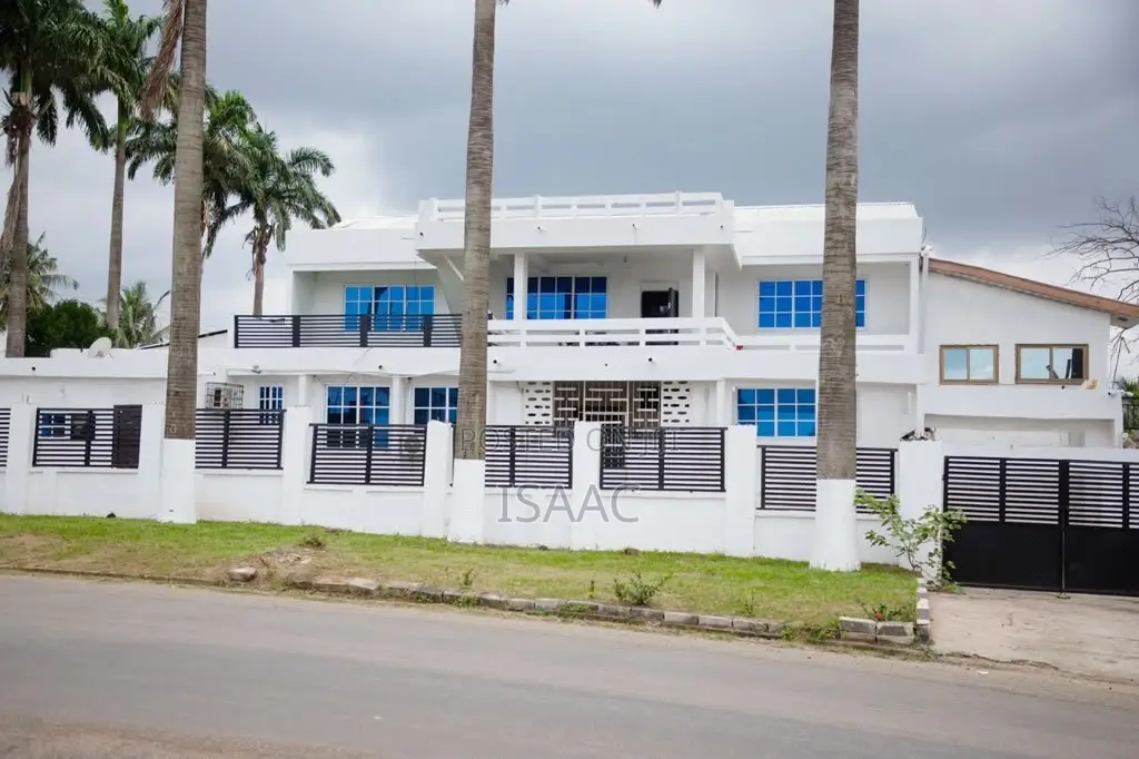 Furnished 3bdrm Apartment in Buokrom Estate, Kwabre for rent