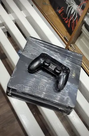 Ps4 Slim With 7 Games and Game of Your Choice