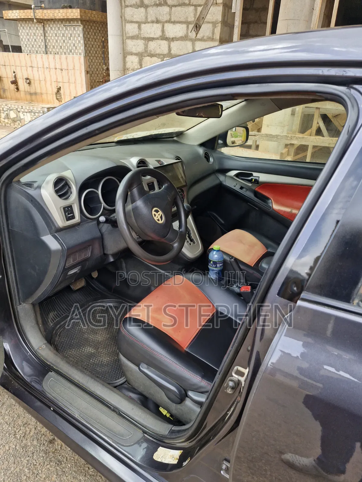 Toyota Matrix Hatchback FWD (1.8L 4cyl 5M) 2010 Gray