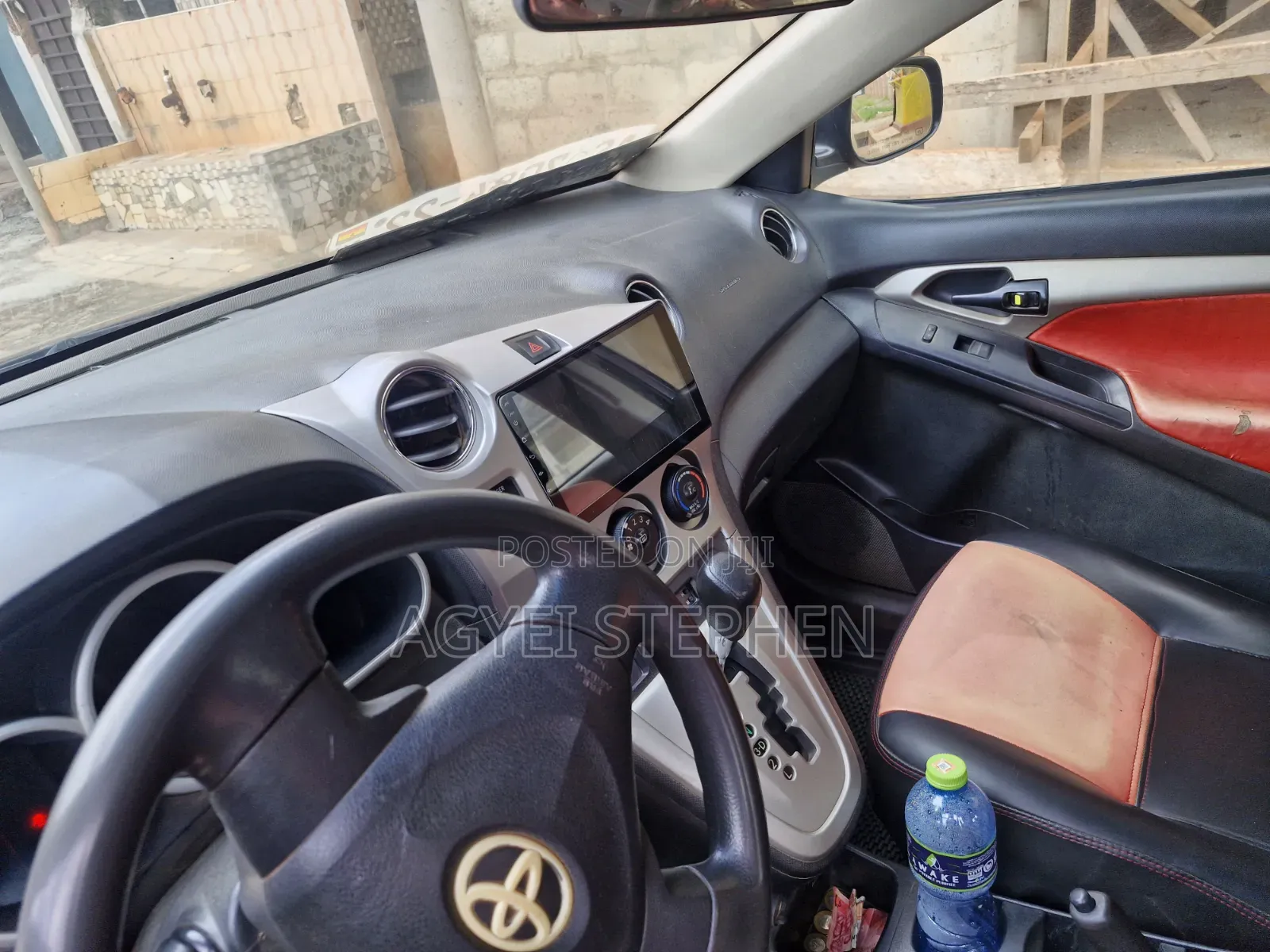 Toyota Matrix Hatchback FWD (1.8L 4cyl 5M) 2010 Gray