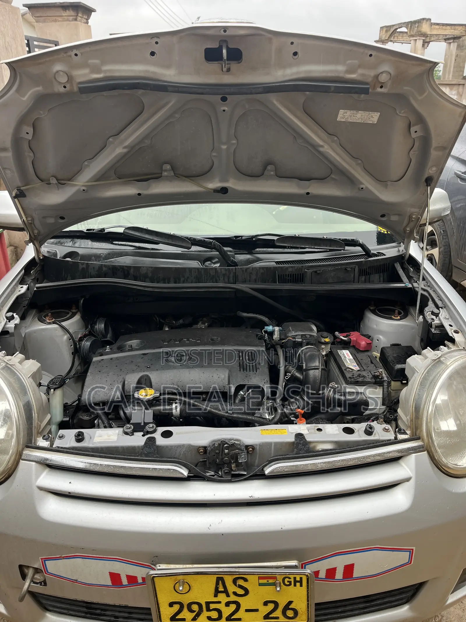 Toyota Sienta 2013 Silver